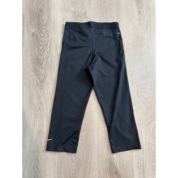 Nike Pro Black Capri Training Leggings Women’s Size Small – Dri-FIT Compression - Picture 2 of 6